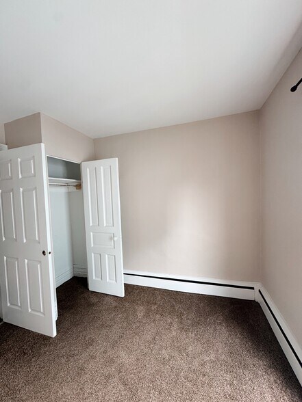 Building Photo - 158 Christiana St