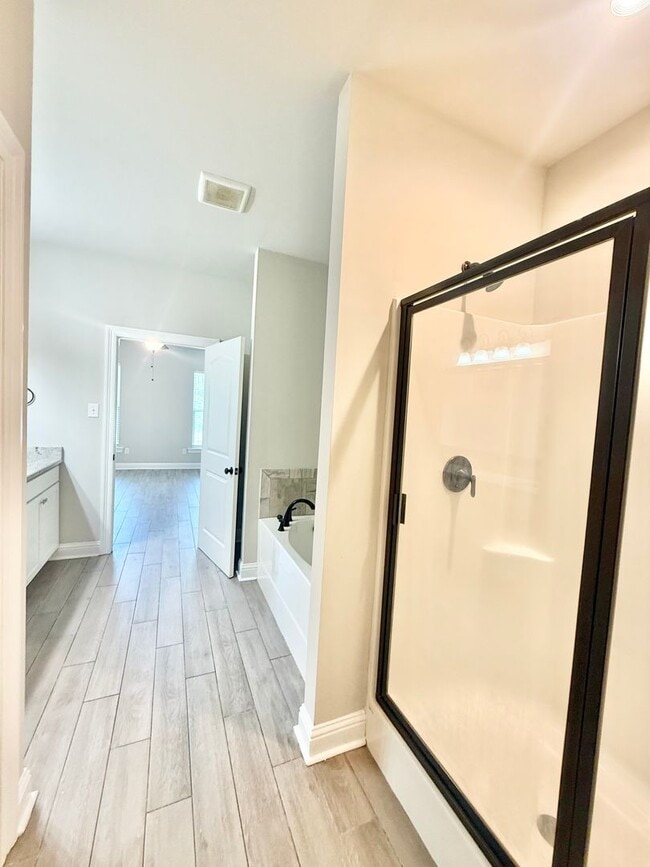 Building Photo - Beautiful 3 bedroom Home in Baton Rouge