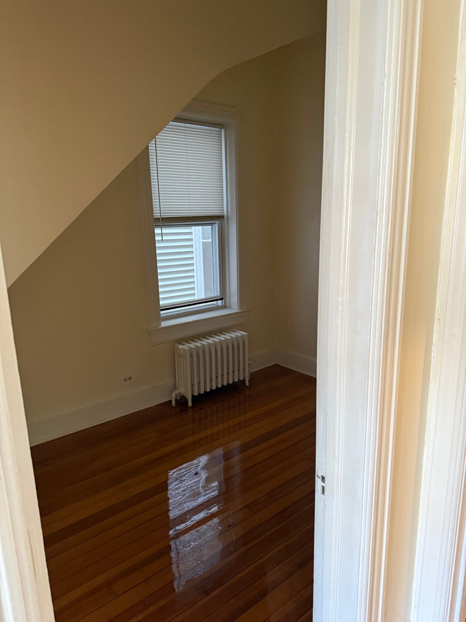 Building Photo - 2419 N Fairfield Ave