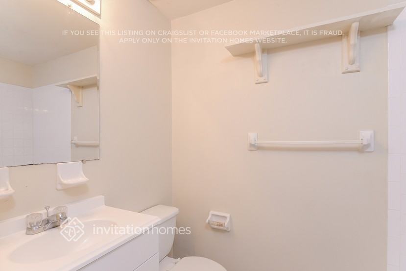 Building Photo - 7317 Canal Blvd