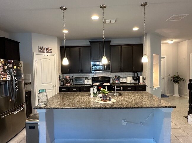 Building Photo - 5946 Larkspur Valley