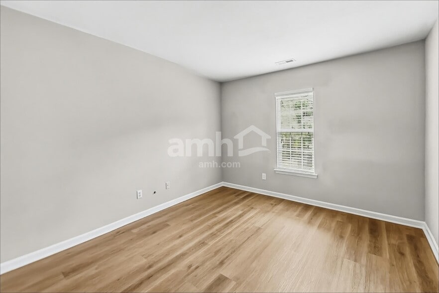 Building Photo - 15907 Circlegreen Dr