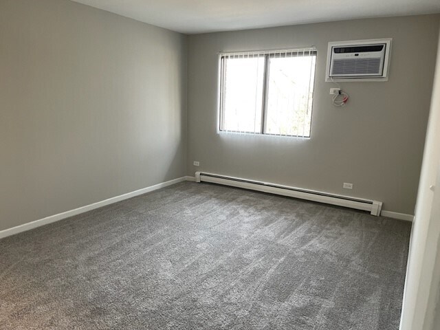 Building Photo - 1110 Chalet Dr