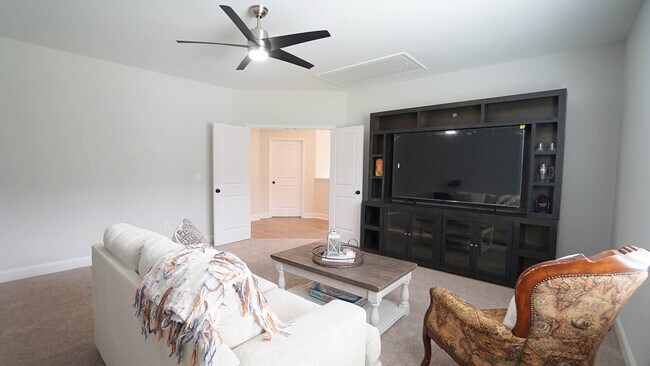 Building Photo - 329 Sparrow Rdg Dr