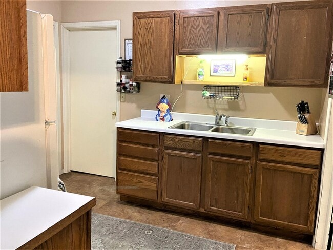 Building Photo - 325 Union St