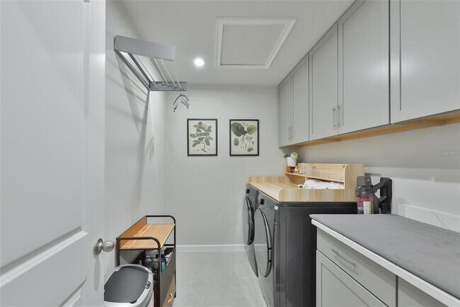 Building Photo - 1123 Crk Vly Ct
