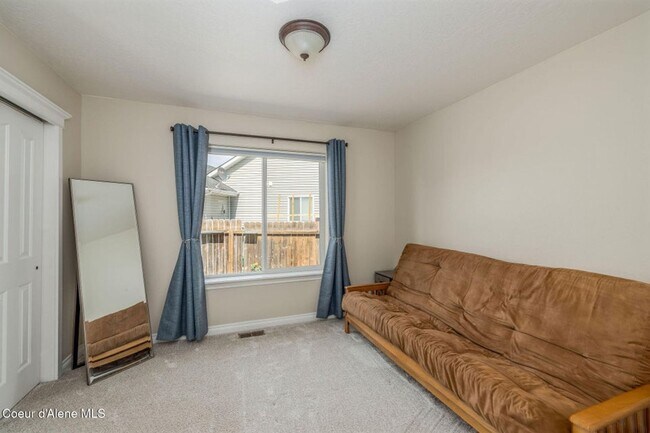 Building Photo - Beautiful home in Broadmore Estates