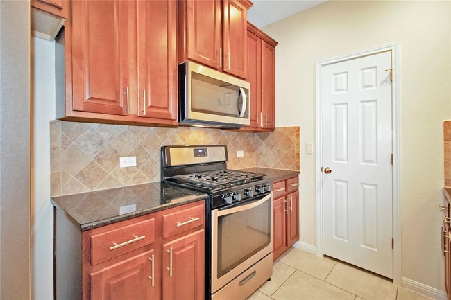 Building Photo - Charming 3-Bedroom Townhome in South Austi...
