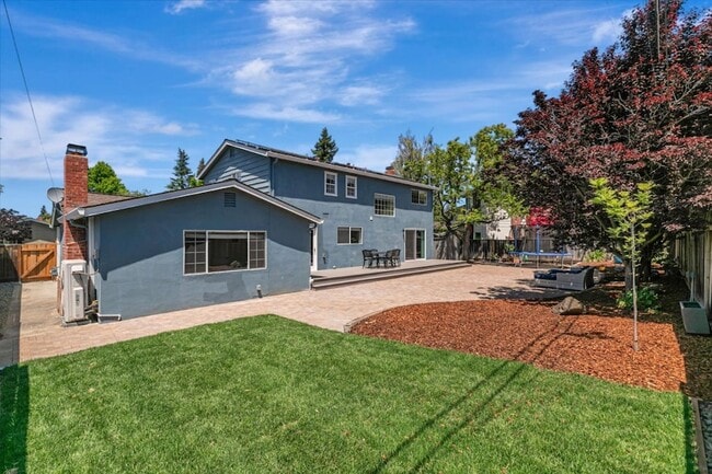 Building Photo - 2739 St Giles Ln