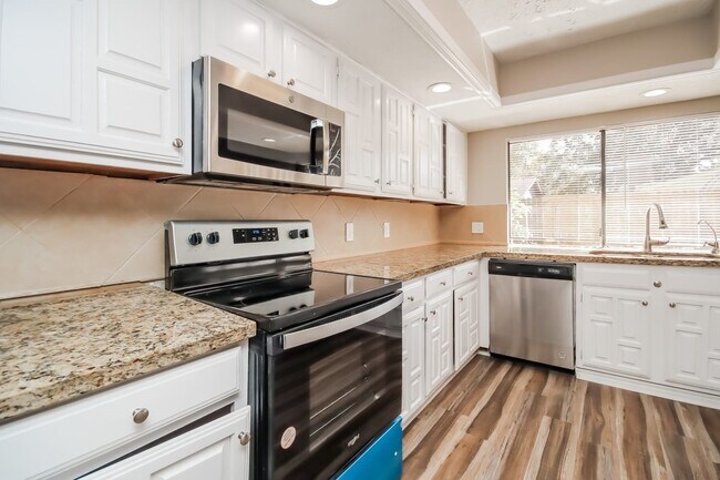 Building Photo - 16835 Grampin Dr
