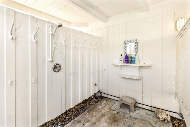 Building Photo - Fully Furnished Home in the Heart of Lanikai