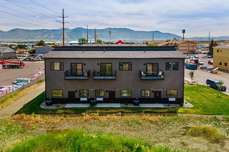 Building Photo - 205 Fletching Way