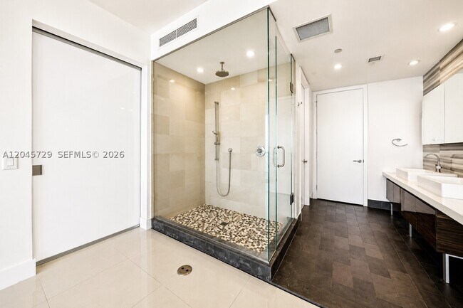 Building Photo - 1100 Biscayne Blvd