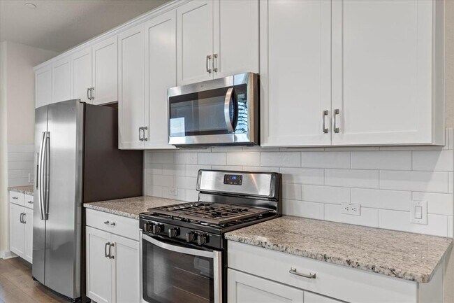 Building Photo - 2500 Forest Creek Dr