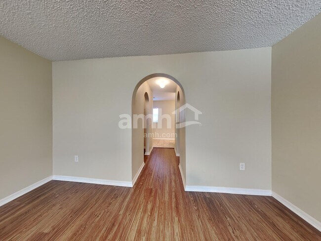 Building Photo - 6936 Crown Lake Dr