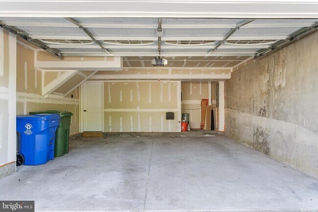Building Photo - 18 Grace Dr