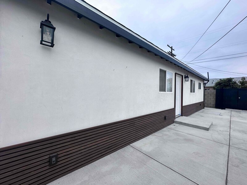 Building Photo - 14768 San Fernando Mission Blvd