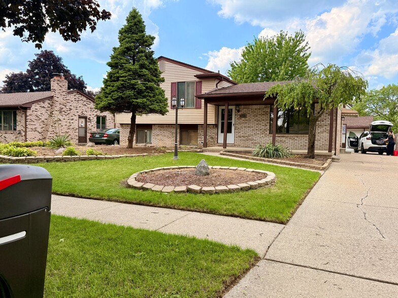 Building Photo - 11849 Ontario Dr