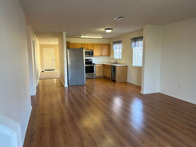 Building Photo - Move-In Special! $100 Off Per Month | 5 be...