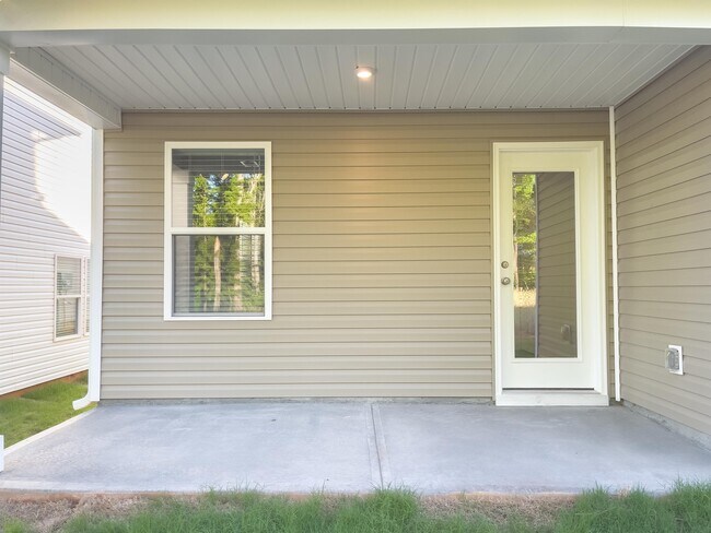 Building Photo - 107 Glen Forest Dr
