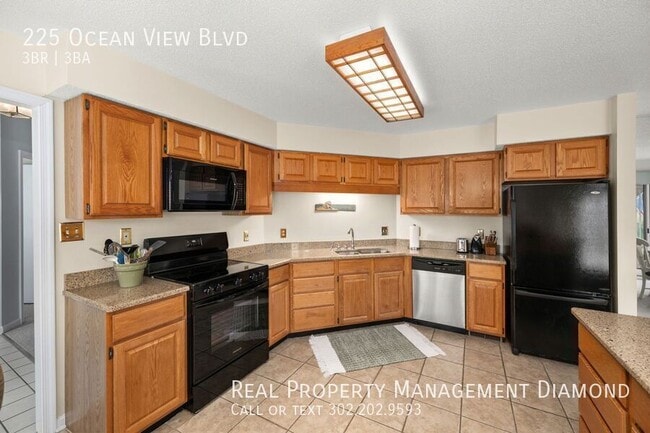 Building Photo - 225 Ocean View Blvd