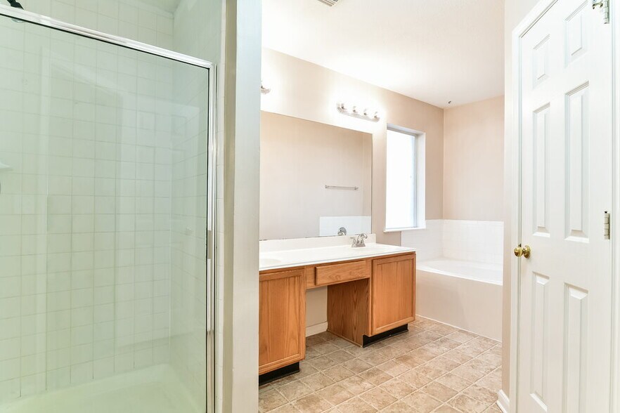 Building Photo - 3219 Candlepine Dr