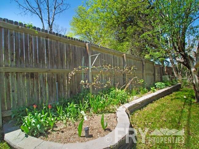 Building Photo - Great Home in Wellshire Neighborhood