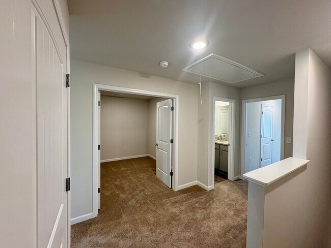 Building Photo - 5252 Magnolia Pl