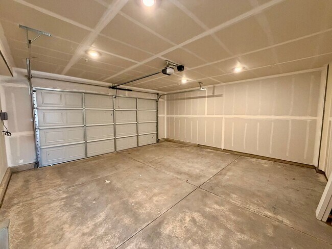 Building Photo - 12620 Hereford Ave