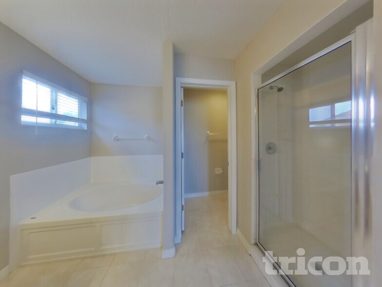 Building Photo - 31027 Bridgegate Dr