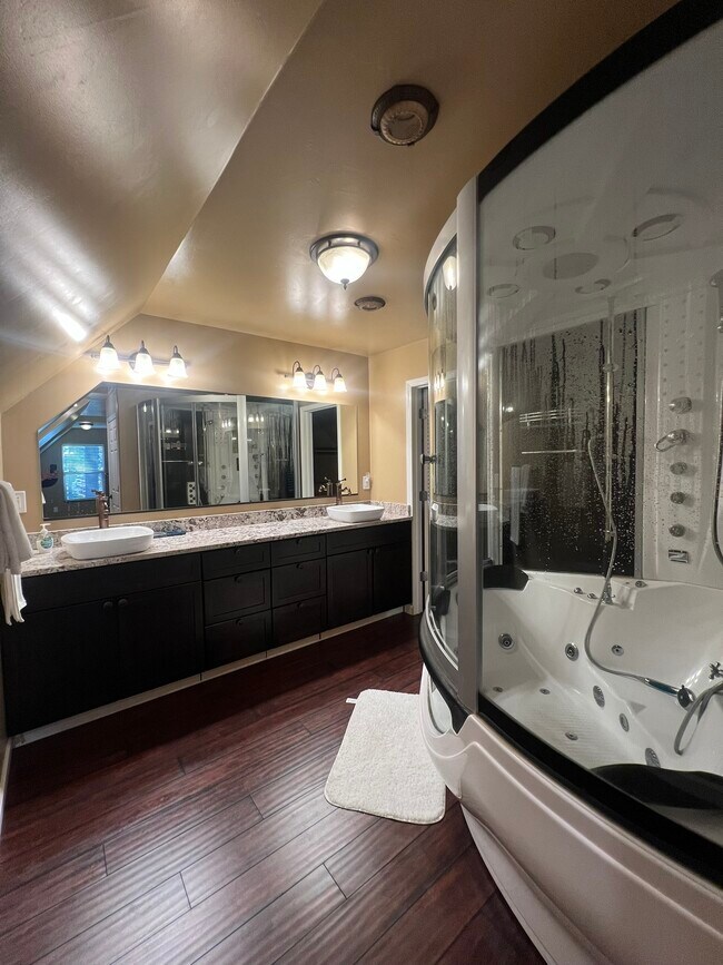 Building Photo - 860 Gardner St