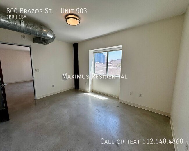 Building Photo - 800 Brazos St