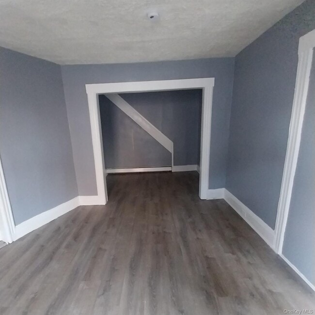 Building Photo - 40 Harts Ave