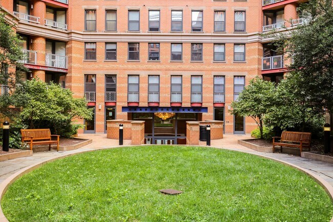 Building Photo - 616 E St NW