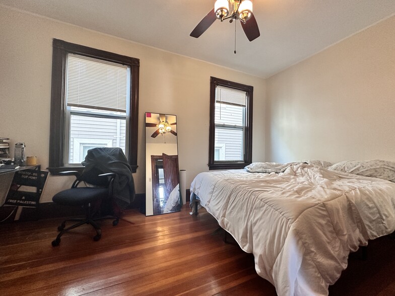 Building Photo - 4 Montcalm Ave