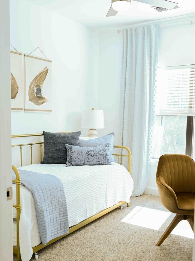 Building Photo - 90 Southaven Cir