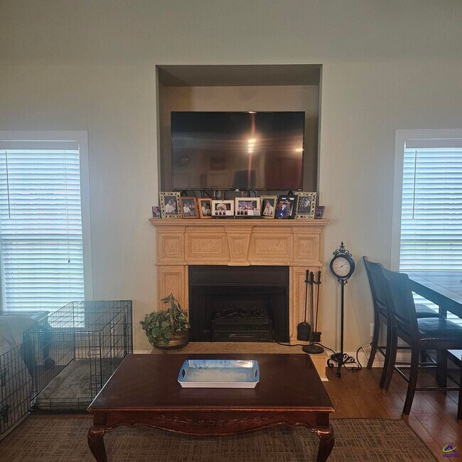 Building Photo - 316 Montview Way