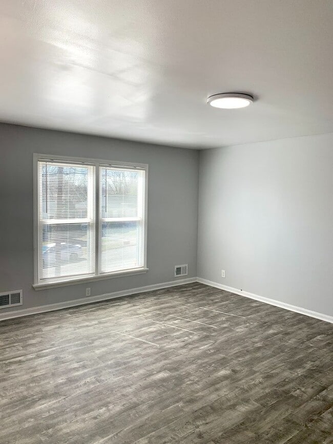 Building Photo - 3311 Mid Dale Ln