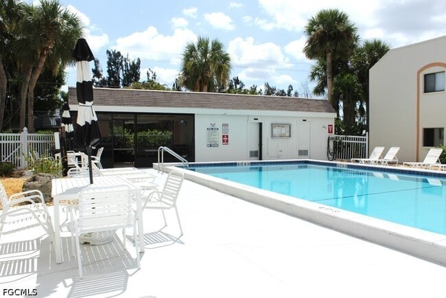 Building Photo - 16361 Dublin Cir