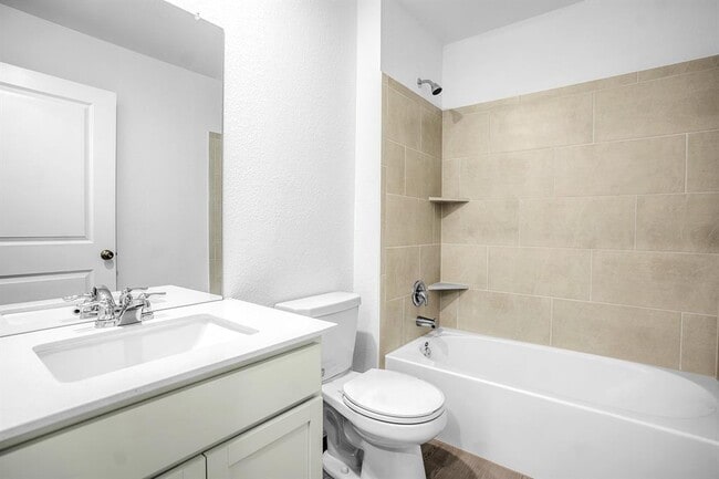 Building Photo - 113 Imola St