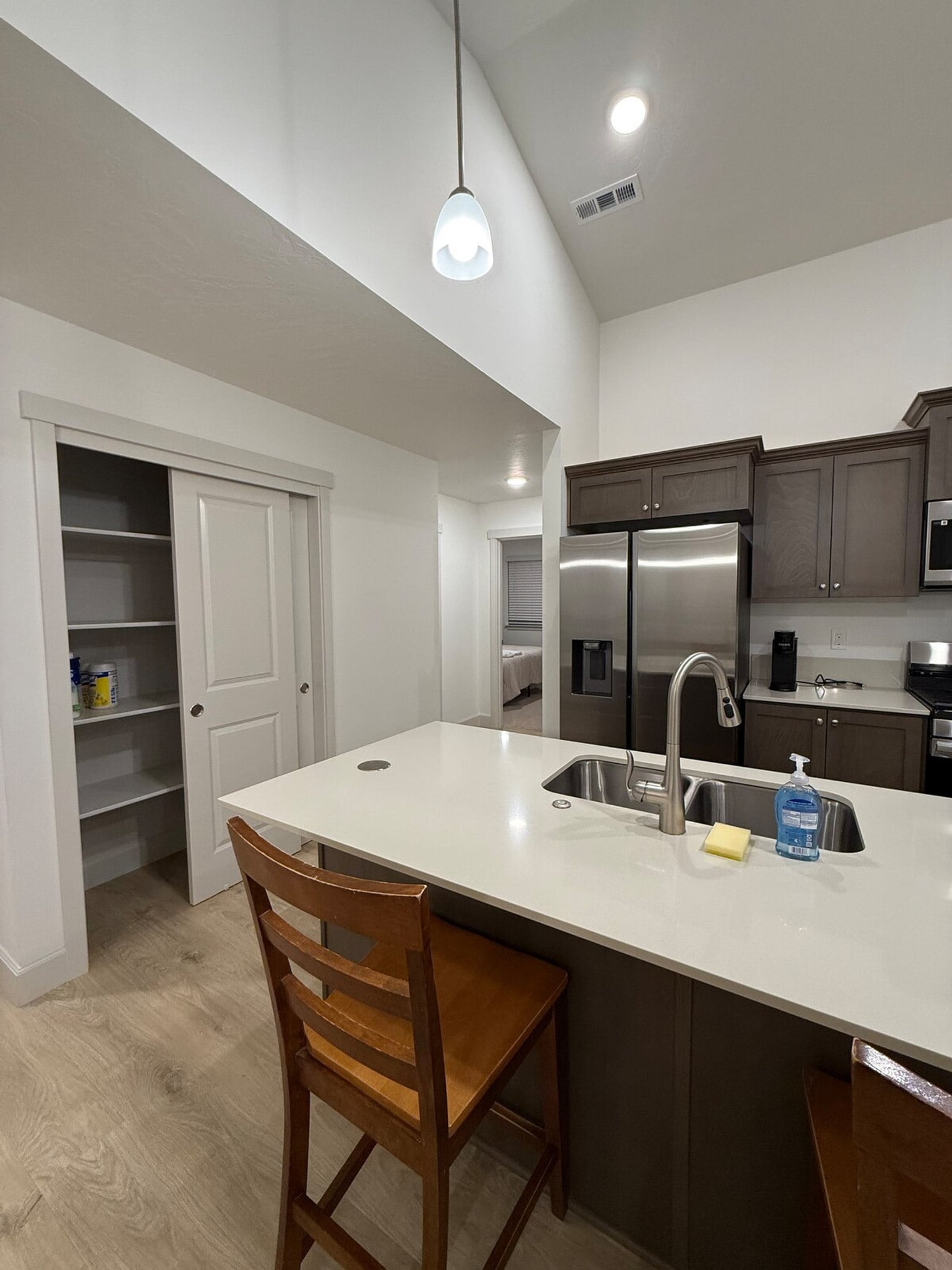 Building Photo - 385 Taft St