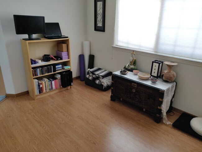 Building Photo - 7516 Tricia Rd NE