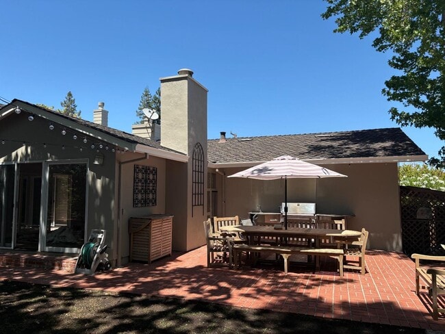 Building Photo - 1251 Bellair Way