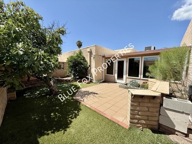 Building Photo - 4635 E Camino Rosa