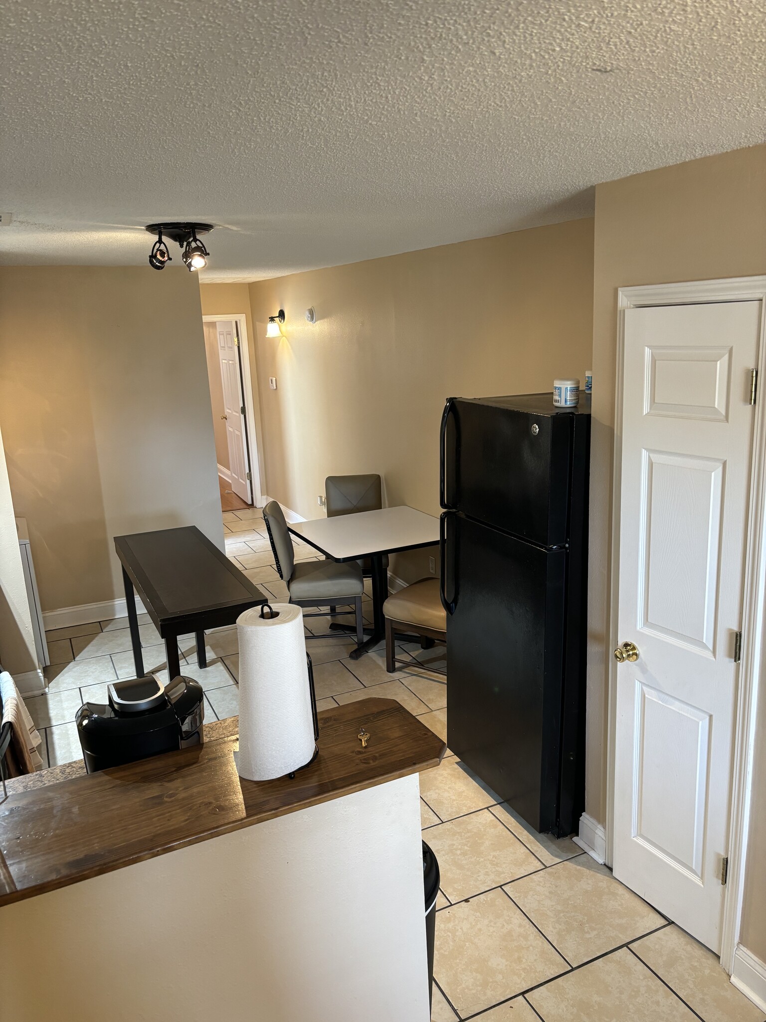 Kitchen seating area - 2123 Bienville St