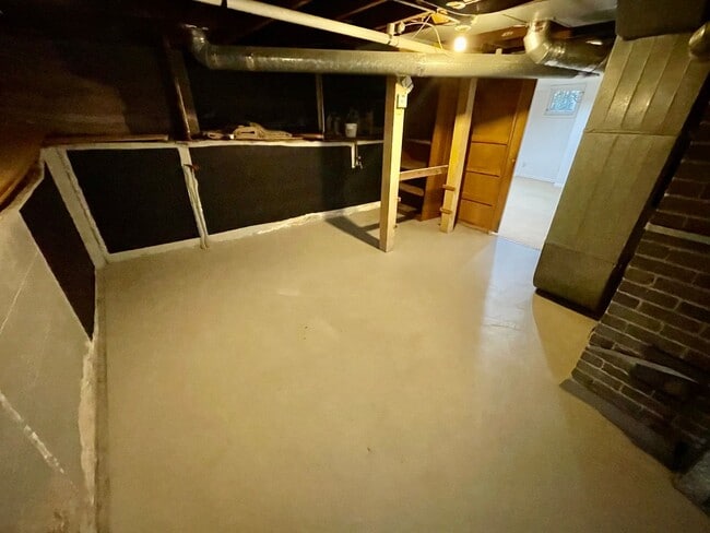 Building Photo - Upgraded 3bd/2bath Laurelhurst Home w/ Pri...