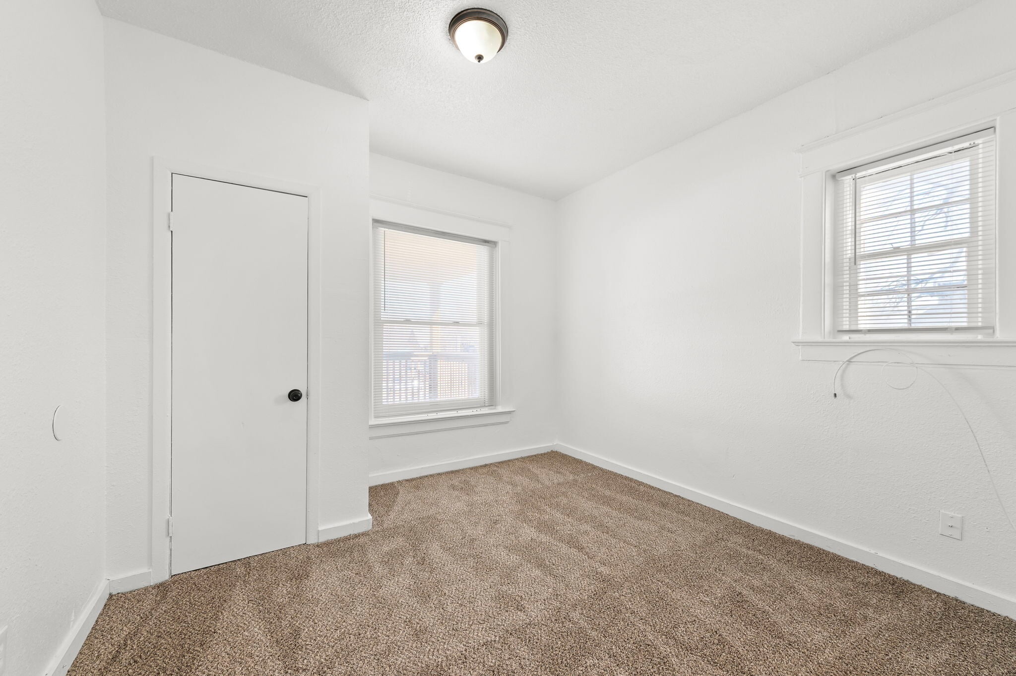 Building Photo - 2207 E 24th Ter