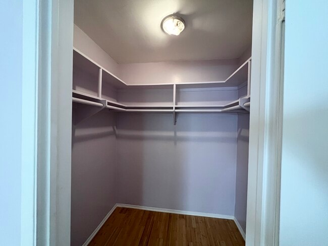 Building Photo - 1015 N Kings Rd