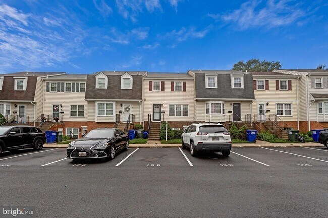 Building Photo - 1675 Ridgely Ct