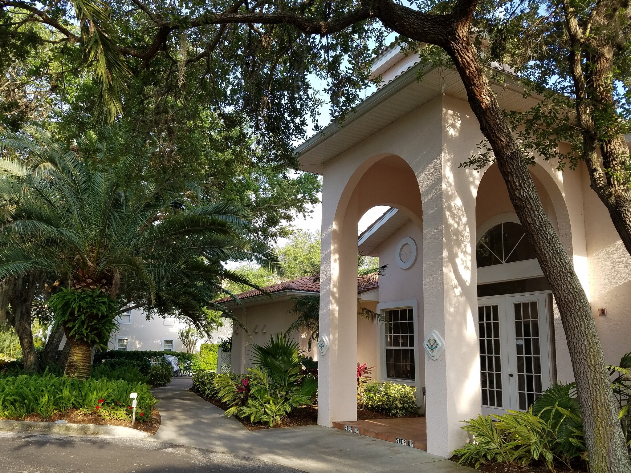 Building Photo - 4202 Central Sarasota Pky